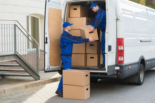 Local movers planning a Bayswater relocation with parking and access considerations